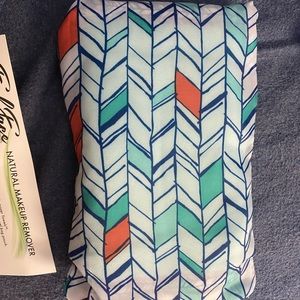 NEW FreshFace makeup remover towel by Campanelli